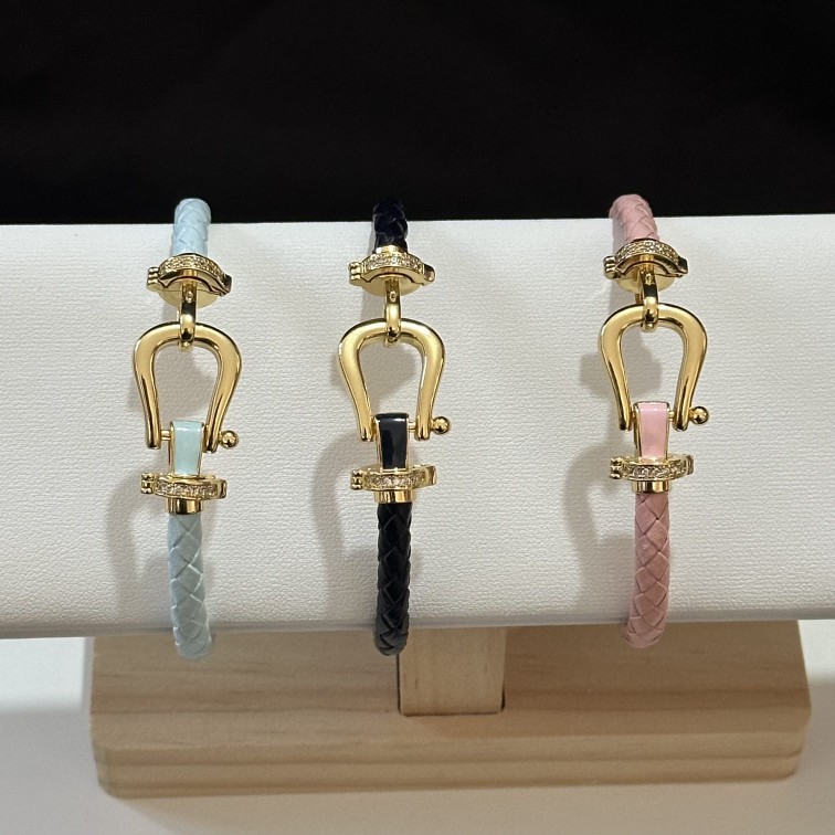 leather bracelets 22